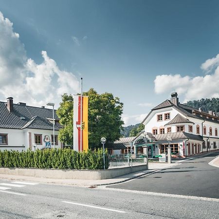 Das Salvator Iris Porsche Landhotel Friesach  Bagian luar foto